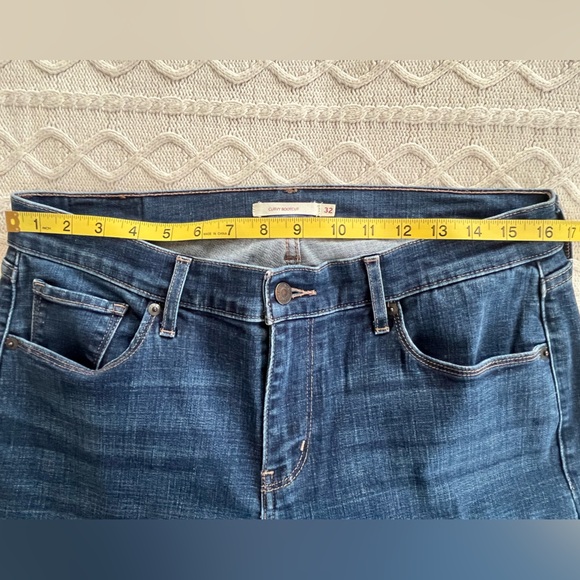 Levi’s Dark Wash Distressed Curvy Bootcut Women's Jeans Size 32/30 - Picture 11 of 16